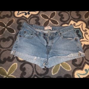 short cuffed levi jean short